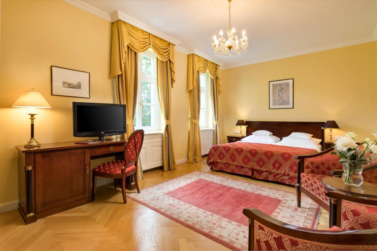 Castle Hotel Grof Degenfeld Superior Tarcal Exterior foto