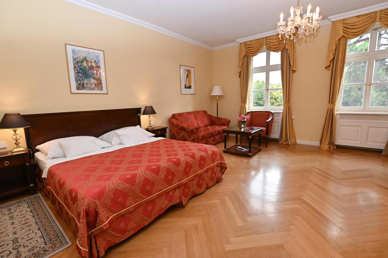 Castle Hotel Grof Degenfeld Superior Tarcal Exterior foto