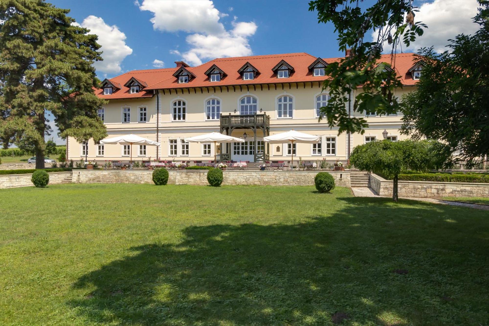 Castle Hotel Grof Degenfeld Superior Tarcal Exterior foto